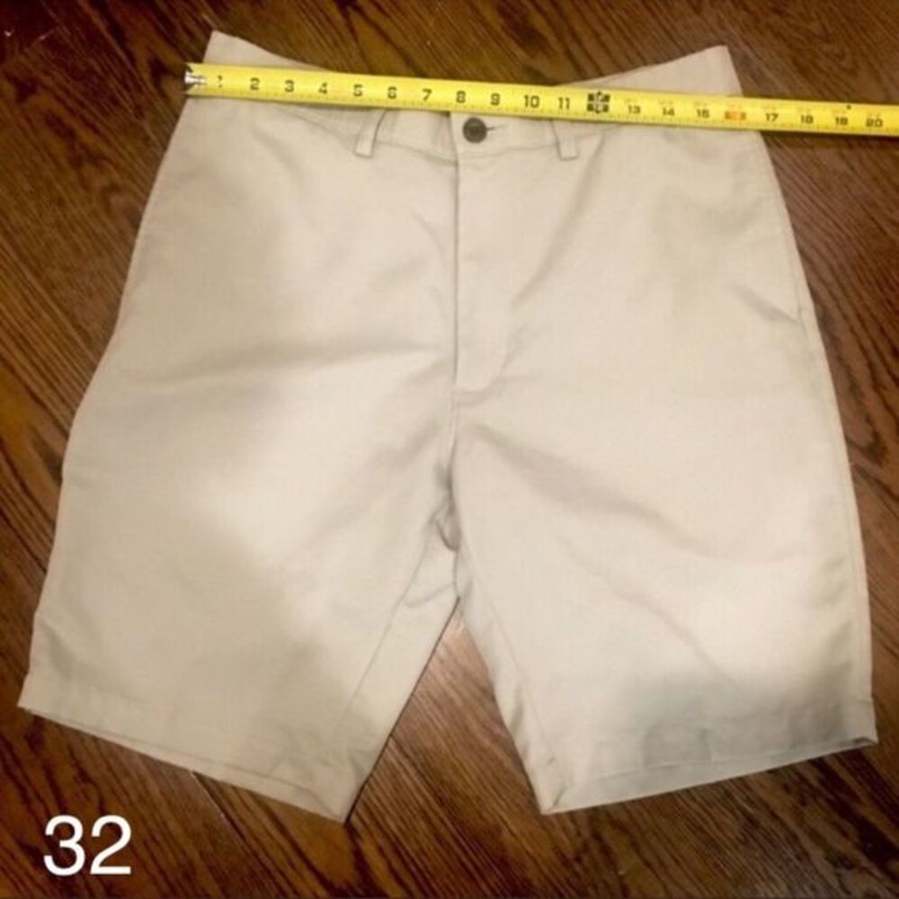 HAGGAR Mens H26 Khaki Stone Flat Front Golf Shorts Sz 32